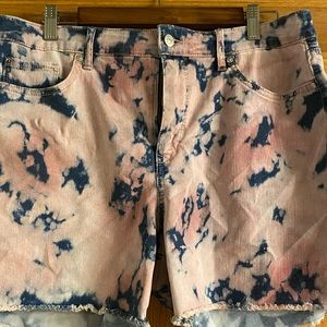 Fun, Tie Dye denim Shorts, Gloria Vanderbilt